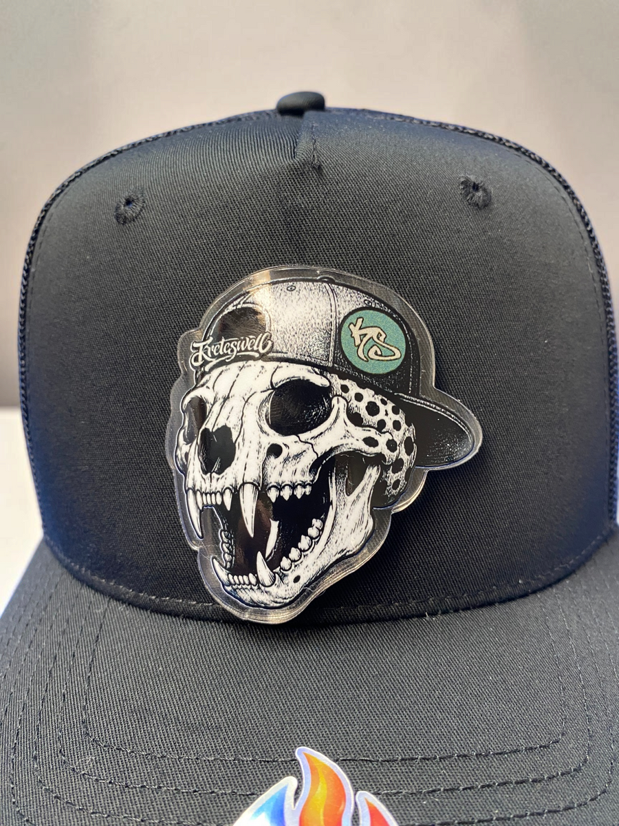 Jaguar skull Drop on a black hat